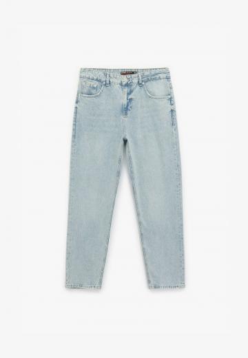 Прямые джинсы