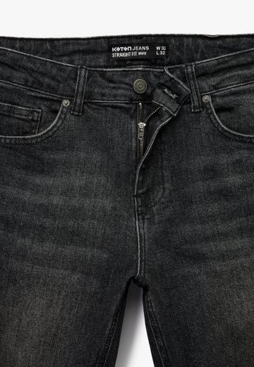 Прямые джинсы