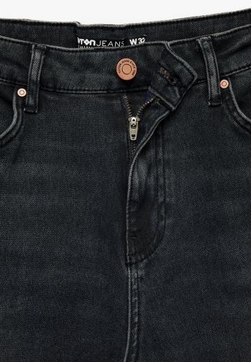 Прямые джинсы