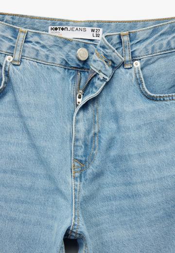 Прямые джинсы