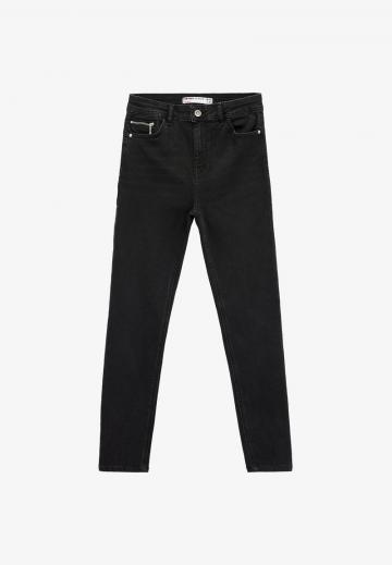 Узкие джинсы