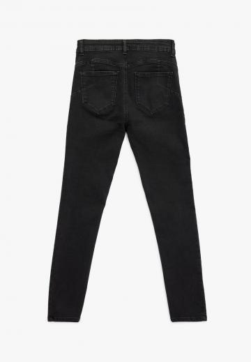 Узкие джинсы