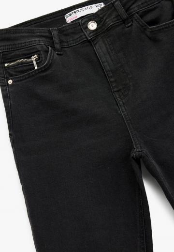 Узкие джинсы