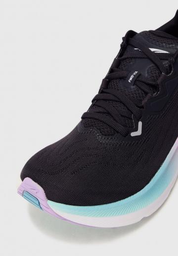 Беговые кроссовки