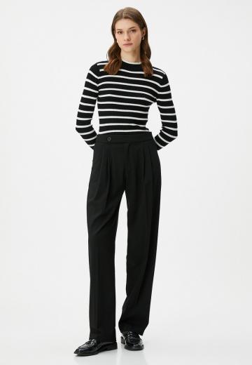 Пуловер в полоску