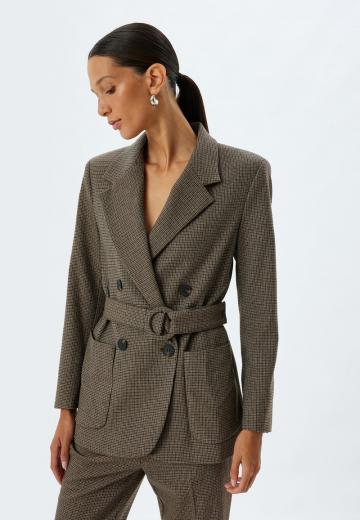 Блейзер с накладными карманами