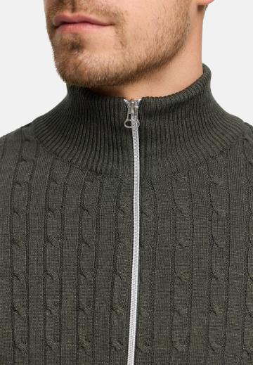 Вязаная кофта