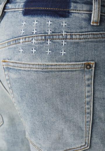 Узкие джинсы