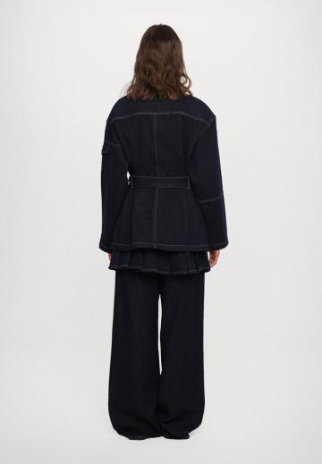 Куртка с накладнымит карманами