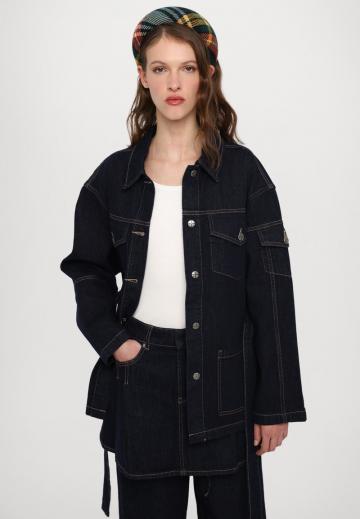 Куртка с накладнымит карманами