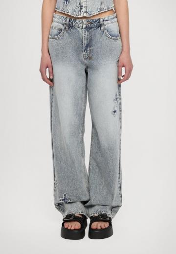 Джинсы бойфренда