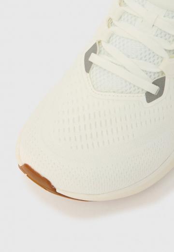 Беговые кроссовки