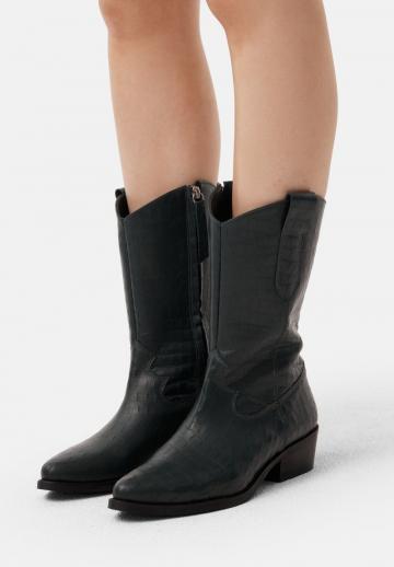 Ковбойские сапоги