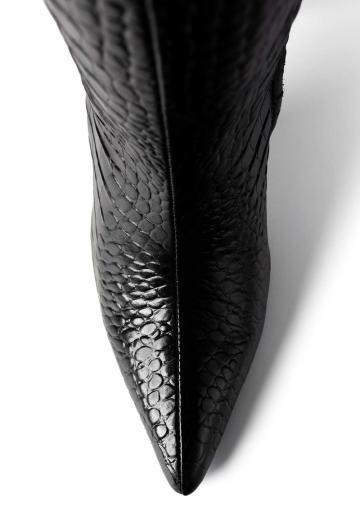 Высокие сапоги