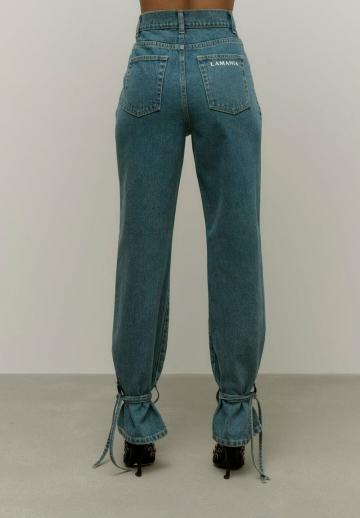 Прямые джинсы