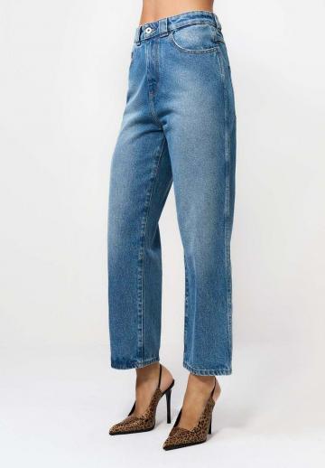 Прямые джинсы