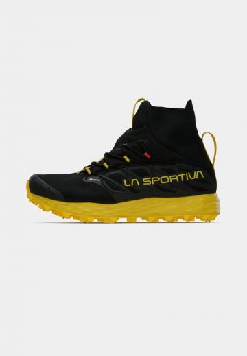 Походные кроссовки