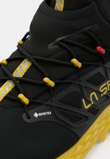 Походные кроссовки