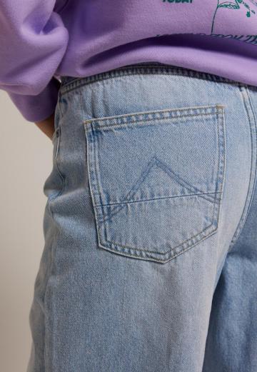 Свободные джинсы