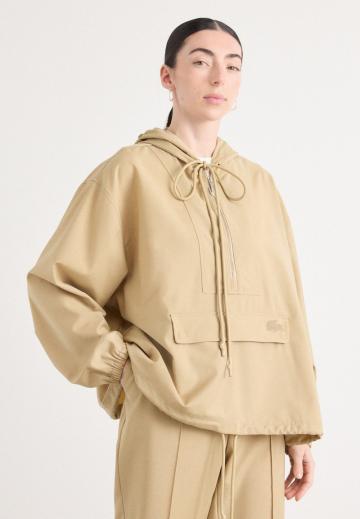 Куртка с накладнымит карманами