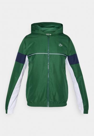 Спортивная куртка