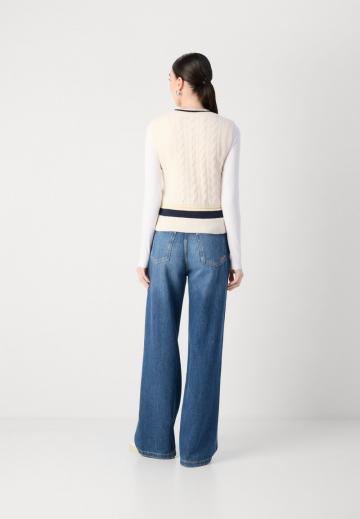 Пуловер без рукавов