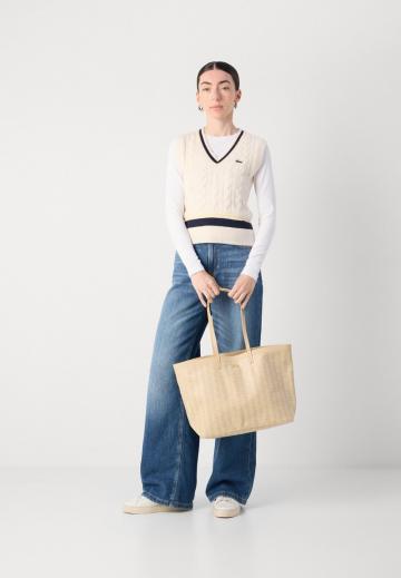 Пуловер без рукавов