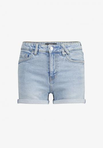 Джинсовые шорты