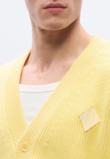 Вязаная кофта