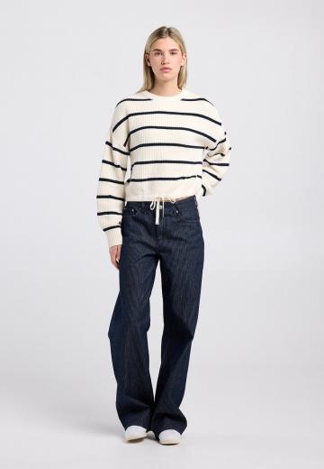 Пуловер в полоску