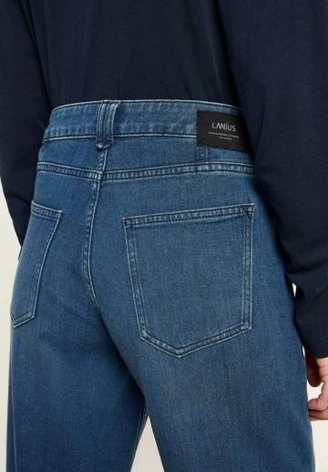 Прямые джинсы