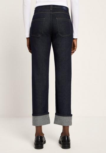 Короткие джинсы