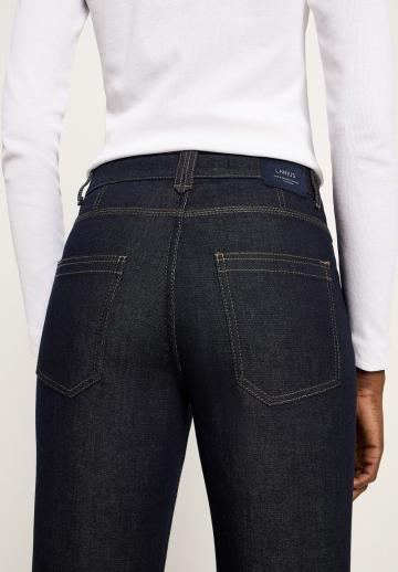 Короткие джинсы