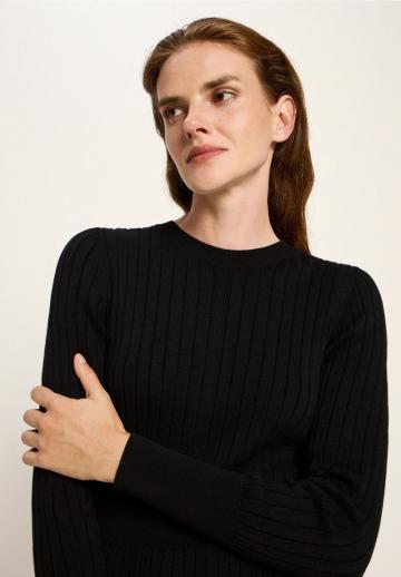 Вязаное платье