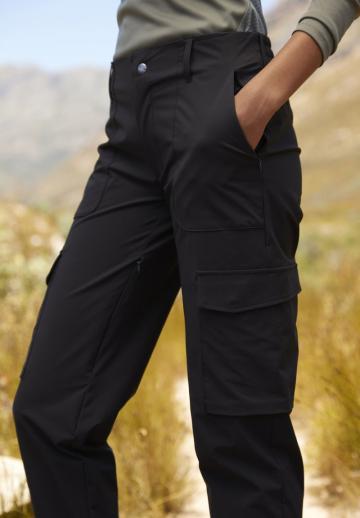 Брюки с накладными карманами