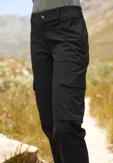 Брюки с накладными карманами