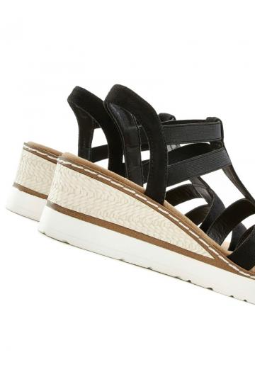 Босоножки на танкетке