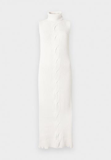 Вязаное платье