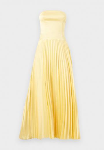 Платье без бретелек