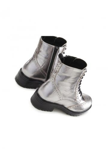 Ботинки на шнуровке