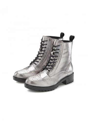 Ботинки на шнуровке