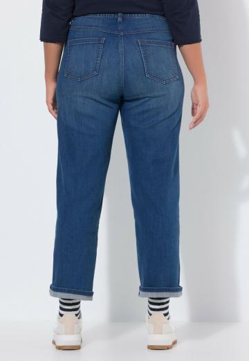 Короткие джинсы