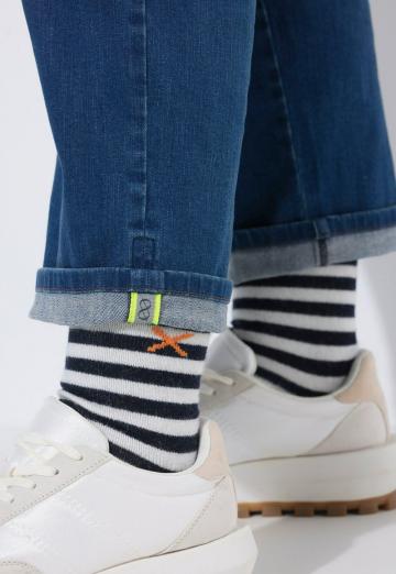 Короткие джинсы