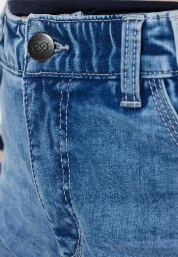 Короткие джинсы