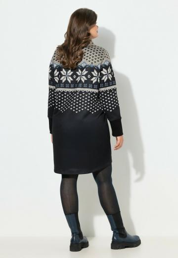 Вязаное платье