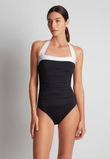 Слитный купальник