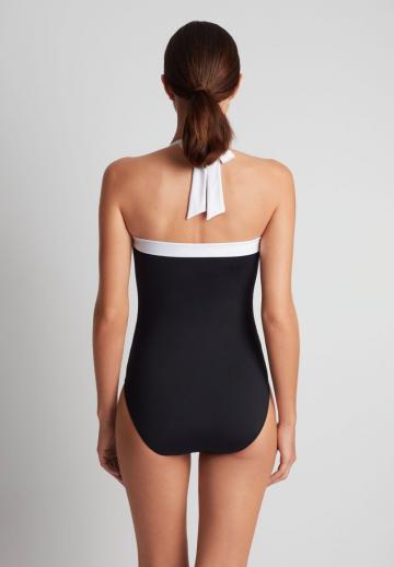 Слитный купальник