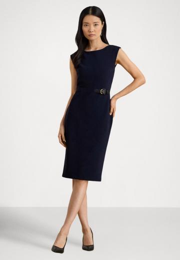 Платье футляр