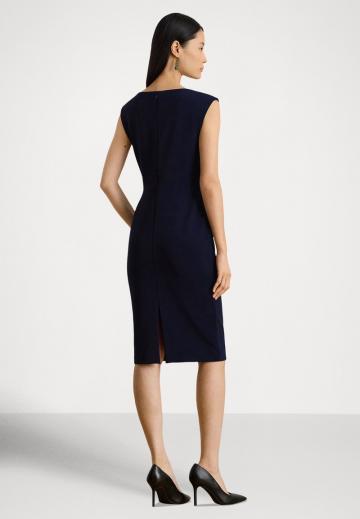 Платье футляр