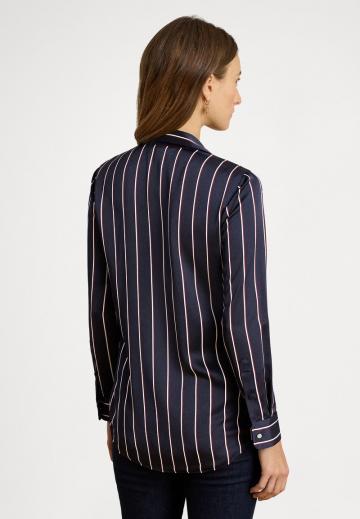 Атласная блузка